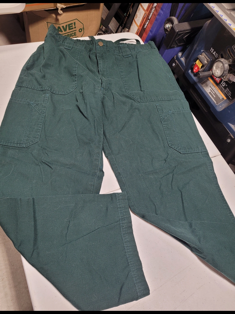 Carhartt Men’s Dark Green Utility Cargo Scrub Set - Picture 5 of 8